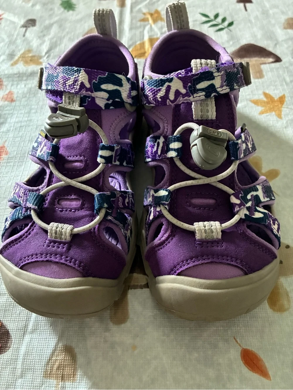 Keen Girls youth Purple Outdoor Sandals - size 12